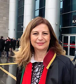 Ayşe Ünlüce Kimdir?