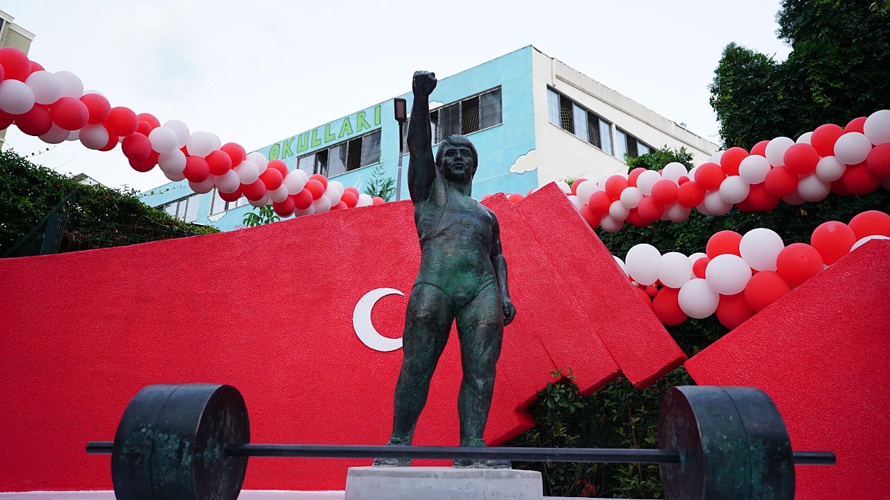 Naim Süleymanoğlu İsmi, Kartal'da Yaşayacak