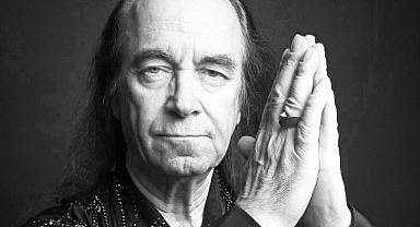 Unutulmaz eserleriyle gönüllere taht kuran, duayen Erkin Koray vefat etti.