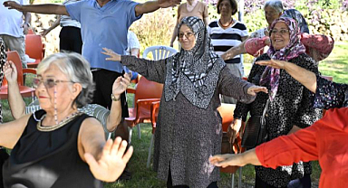 21 Eylül Dünya Alzheimer Günü, Yaşlı Evinde Thaici 