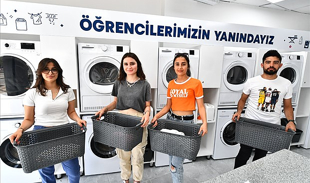 Üniversiteli Gençlere Yemek, Nakliye, Çamaşırhane ve Para Desteği