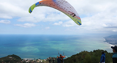 Yamaç Paraşütü Festivali Yapıldı