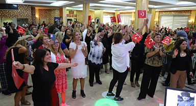 Cumhuriyet Kadınları Kartal’da Buluştu