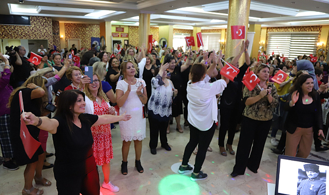 Cumhuriyet Kadınları Kartal’da Buluştu