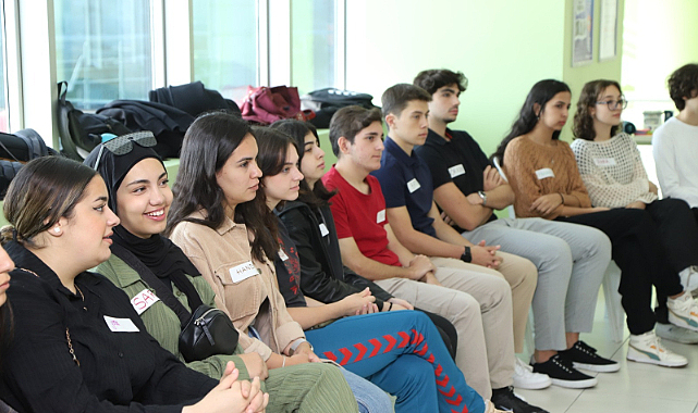 Danimarkalı Erasmus Öğrencileri Kartallı Akranlarıyla Buluştu