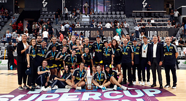 Fenerbahçe Alagöz Holding Kadın Basketbol Takımı, FIBA Kadınlar Süper Kupasını aldı