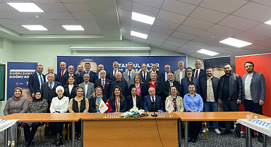 Kartal'da Ak Parti Ve Mhp İlçe Başkanlıkları Muhtarlarla Kahvaltı Etkinliğinde Bir Araya Geldi