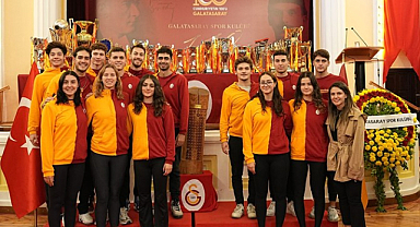 Kartal'lı Milli Yüzücü Ela Naz Özdemir, Galatasaray 118. Yıl Dönümü Etkinliğindeydi