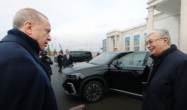 Cumhurbaşkanı Erdoğan, Tokayev'e Togg hediye etti