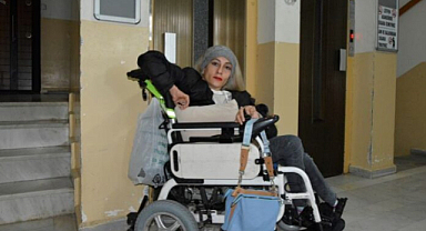 İstanbul'da Engelli Vatandaş Evine Girip Çıkamıyor 