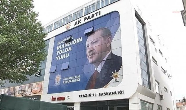 Ak Parti'den İstifa Eden Belediye Başkanlarının İkinci Adresi Yeniden Refah Oldu