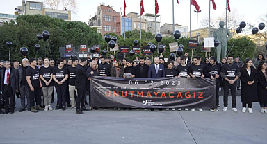 CHP Kartal Gençlik Kolları'ndan Depremin Yıl Dönümünde Basın Açıklaması