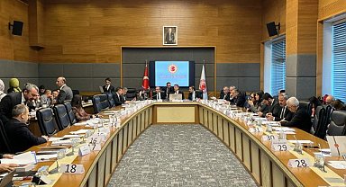 EMEKLİ İKRAMİYESİNİ 3 BİN TL'YE ÇIKARAN DÜZENLEME TBMM'DE KABUL EDİLDİ