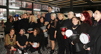 Gökhan Yüksel, Sekiz Renk Sanat Grubu üyeleri ile buluştu