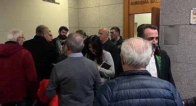 KELİME-İ TEVHİD YAZILI BAYRAK TAŞIYAN KİŞİYE YUMRUK ATAN AKERSOY'A PARA CEZASI