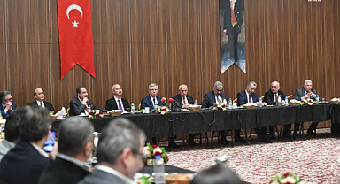 Mansur Yavaş, Gıda Toptancıları İstişare Toplantısı'na katıldı.