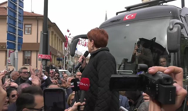 Akşener, "Ne Güzel 'Ak Parti Gelir Cıs, CHP Gelir Cıs'. Size Kim İyi Hizmet Edecekse Ona Oy Verin"