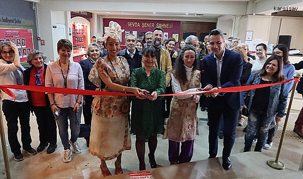 Bornova'da Sıra Dışı Sergi: Çay Poşeti Sanatı Sergisi Büyük İlgi Gördü