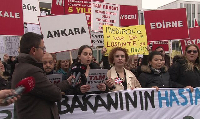 LÖSEV'Lİ AİLELER SAĞLIK BAKANI KOCA'YA SESLENDİ: 7 YILDIR LÖSANTE'YE NEDEN TAM RUHSAT VERİLMİYOR?