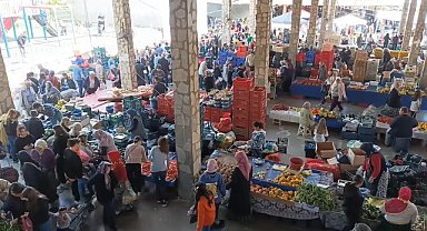 Aydın'da Pazarcılık Yapan Ganime Alkan: "Bayram Hareketliliği Yok."