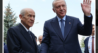 CUMHURBAŞKANI ERDOĞAN, BAHÇELİ'Yİ KONUTUNDA ZİYARET ETTİ