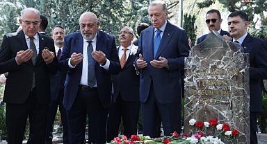 CUMHURBAŞKANI ERDOĞAN, TÜRKEŞ'İN KABRİNİ ZİYARET ETTİ