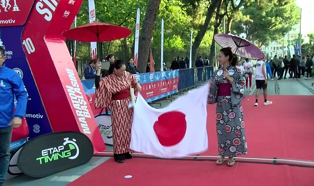 Türkiye'nin En Hızlı Maratonu 'Maraton İzmir Avek'te Kazananlar Belli Oldu