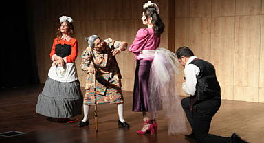 Yalı-Yunus-Topselvi Kültür Merkezi'nde “İki Efendinin Uşağı” oyunu sahnelendi