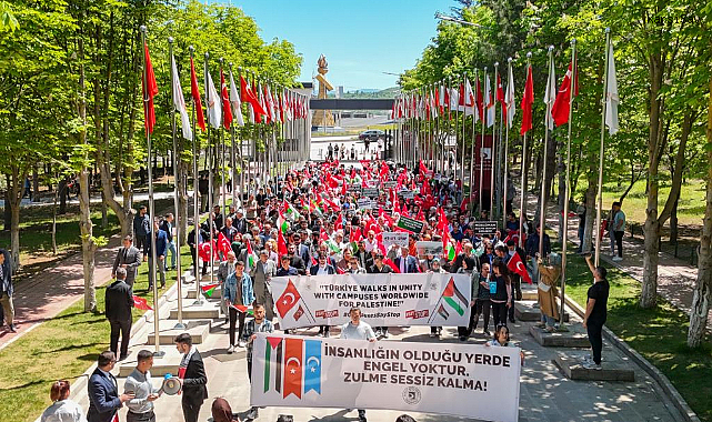 Bilecik Şeyh Edebali Üniversitesi'nde Filistin ve Doğu Türkistan'a destek yürüyüşü