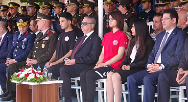 Diyarbakır'da Kürtçe Müzik Eşliğinde 19 Mayıs Coşkuyla Kutlandı