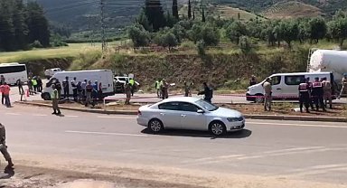 GAZİANTEP'TE BETON MİKSERİ İLE MİNİBÜS ÇARPIŞTI: 8 ÖLÜ, 11 YARALI