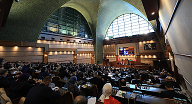 İBB Meclisi'nde Ak Partili Belediyelere ve Vakıflara Tahsisler Oy Çokluğuyla İptal Edildi