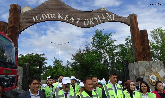 Iğdır'da ''Orman Benim'' Etkinliğinde Ormandaki Çöpler Toplandı