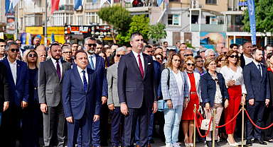 Kartal’da 19 Mayıs Törenleri Atatürk Anıtı’na Çelenk Sunumuyla Başladı