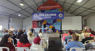 Kartal'da söyleşiye katılan Elfin Tataroğlu: 