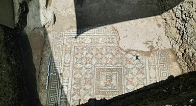 Side Antik Kenti'nde tarihi mozaik zemin keşfedildi