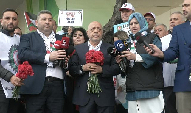 Türk-İş, Hak-İş Ve Memur-Sen'den Taksim Anıtı'na Çelenk Koydu