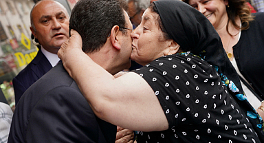 İmamoğlu, ‘Küçük İstanbul’ olarak bilinen Keup Strasse’de esnaf ziyareti yaptı