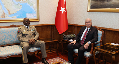 Milli Savunma Bakanı Güler, Mali Kara Kuvvetleri Komutanı Tuğgeneral Samake'yi kabul etti