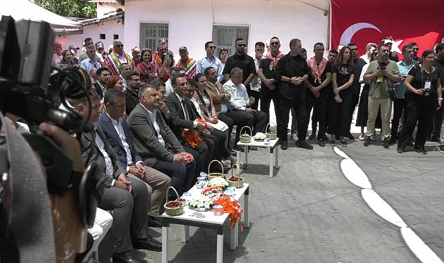 Özgür Özel: Topraklarımızı topla, tüfekle zapt edemeyenler ipotekle kazanmaya gayret gösteriyorlar