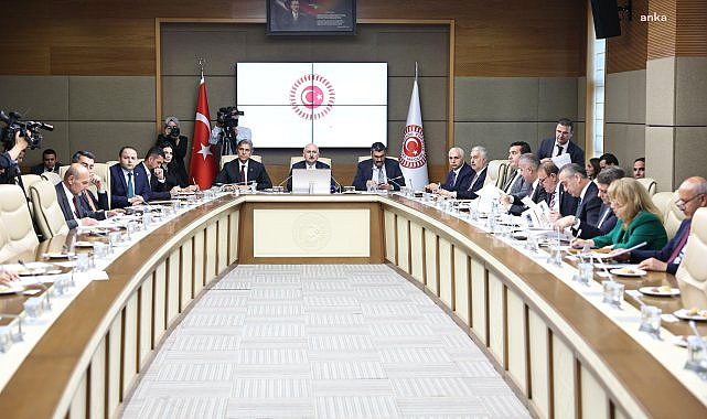 Sivil Havacılık Kanunu'nda değişiklik teklifinde tepki çeken madde komisyonda geri çekildi