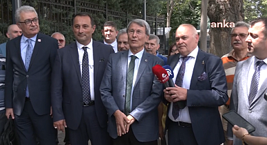 Yusuf Halaçoğlu ''Kutlu Parti''yi kurdu : ''Partimiz, sağ sol merkez gibi mefhumların hepsini bir kenara atmış durumdadır'' 