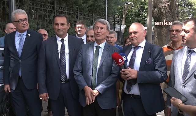 Yusuf Halaçoğlu ''Kutlu Parti''yi kurdu : ''Partimiz, sağ sol merkez gibi mefhumların hepsini bir kenara atmış durumdadır''