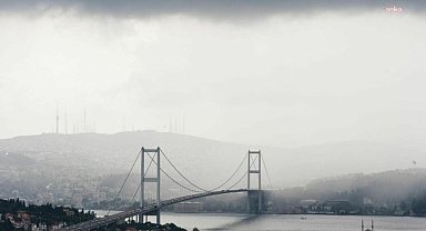 AKOM: İstanbul'da bu gece 01.00'den itibaren yerel gök gürültülü sağanak yağmur geçişleri bekleniyor. 