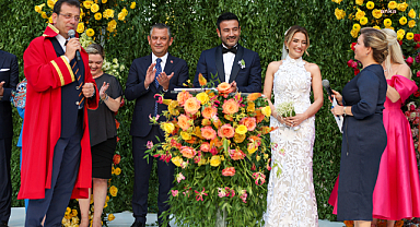 Rıza Akpolat ile Yeşim Yankılıç'ın nikahları Ekrem İmamoğlu tarafından kıyıldı