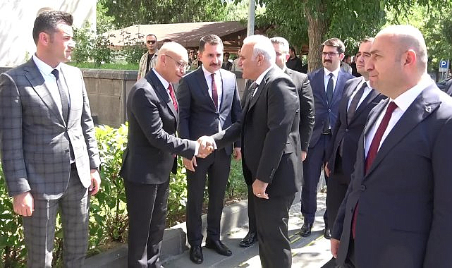Diyarbakır Valisi Zorluoğlu'dan belediyelerle iş birliği mesajı