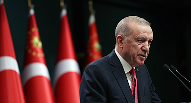  Erdoğan'dan Lozan Barış Antlaşması mesajı: "Cumhuriyetimizin banisi Gazi Mustafa Kemal'i, silah arkadaşlarını, rahmetle yâd ediyorum"