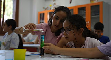 Fatih'te Bilgi Evlerinde Fen Deney Atölyeleri Başladı!