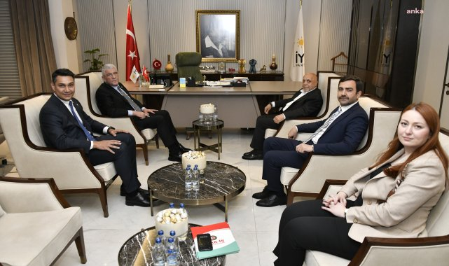 HAK-İŞ Konfederasyonu Başkanı Mahmut Arslan İYİ Parti Genel Başkanı Müsavat Dervişoğlu'nu ziyaret etti