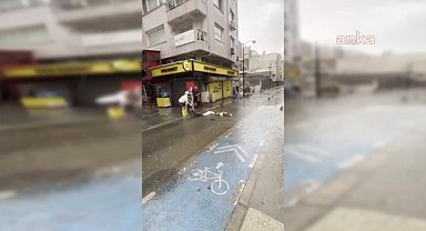 İzmir'de sağanak yağış faciaya yol açtı: Elektrik akımına kapılan iki kişi hayatını kaybetti